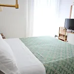 Montecarlo Ξενοδοχείο 3*
