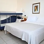 Ξενοδοχείο Montecarlo 3*