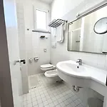 Ξενοδοχείο Montecarlo 3*