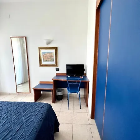 Hotel Montecarlo 3*