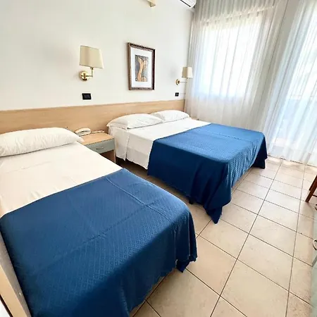 Hotel Montecarlo 3*