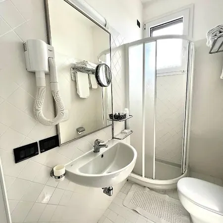 Montecarlo Hotel 3*