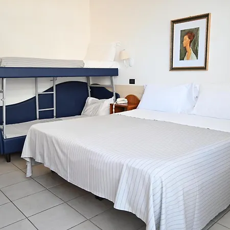 Hotel Montecarlo 3*