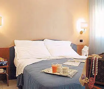 Montecarlo Hotel 3*