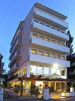 Otel Montecarlo 3*