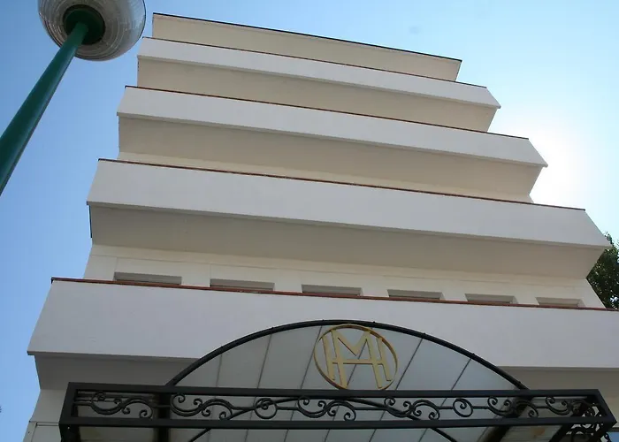 Otel Montecarlo 3*